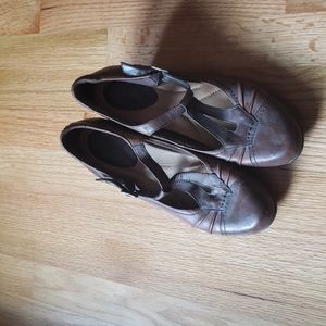 Brown Foa Leather Heals
